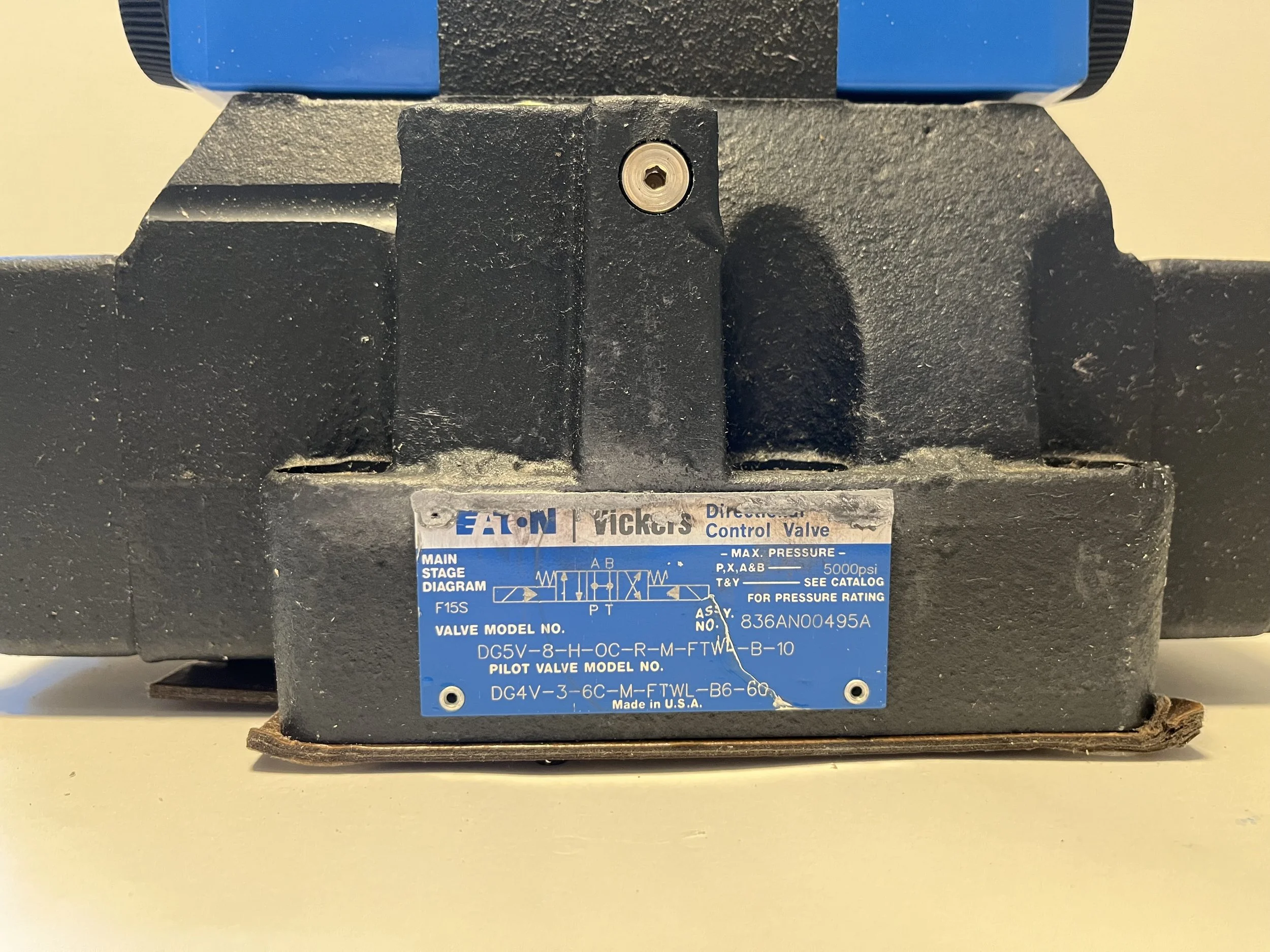 Vickers Directional Control Valve DG5V-8-H-OC-R-M-FTWL-B-10