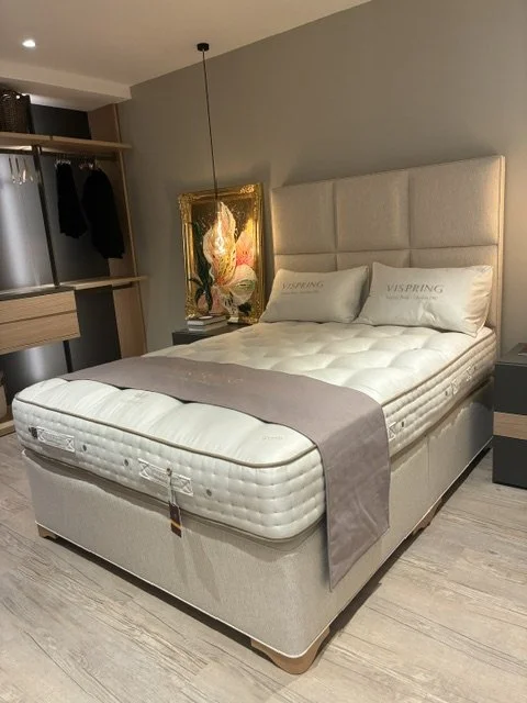 Vispring 150 Signatory Medium & Firm Full Set with Hera Bedstead in Texture Straw