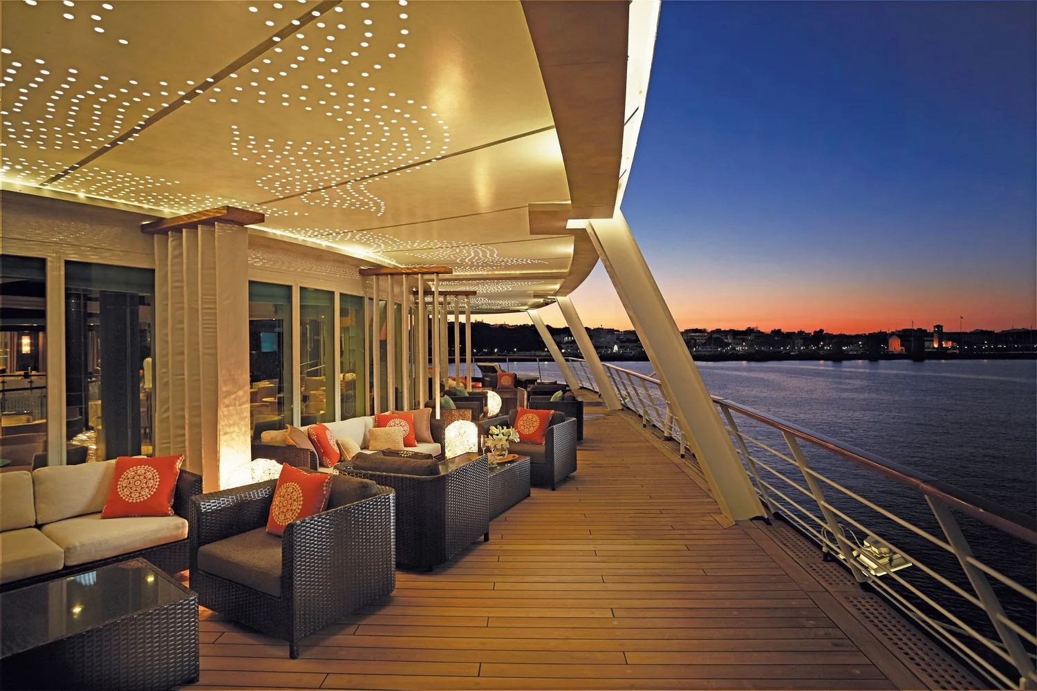 Luxury cruise lounge
