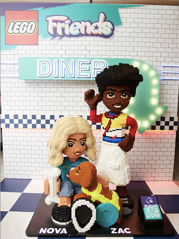 Characters at the LEGO Friendship Diner