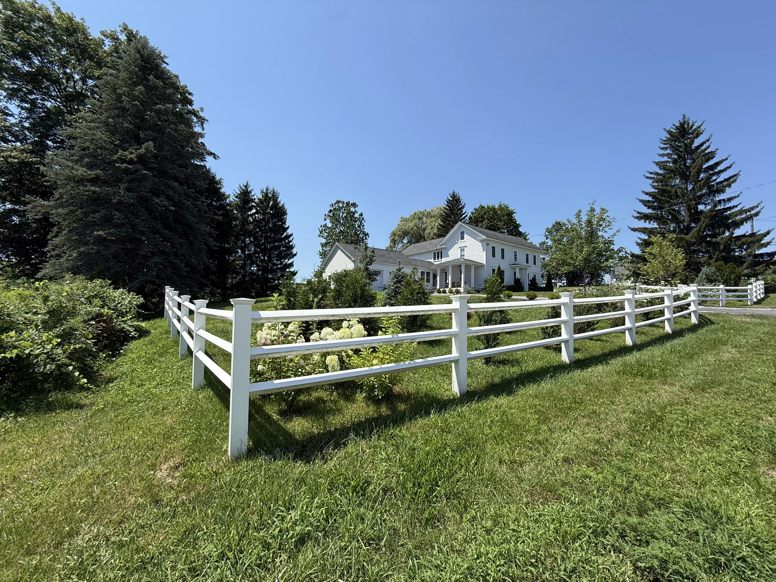 Front of house - Corner.JPG