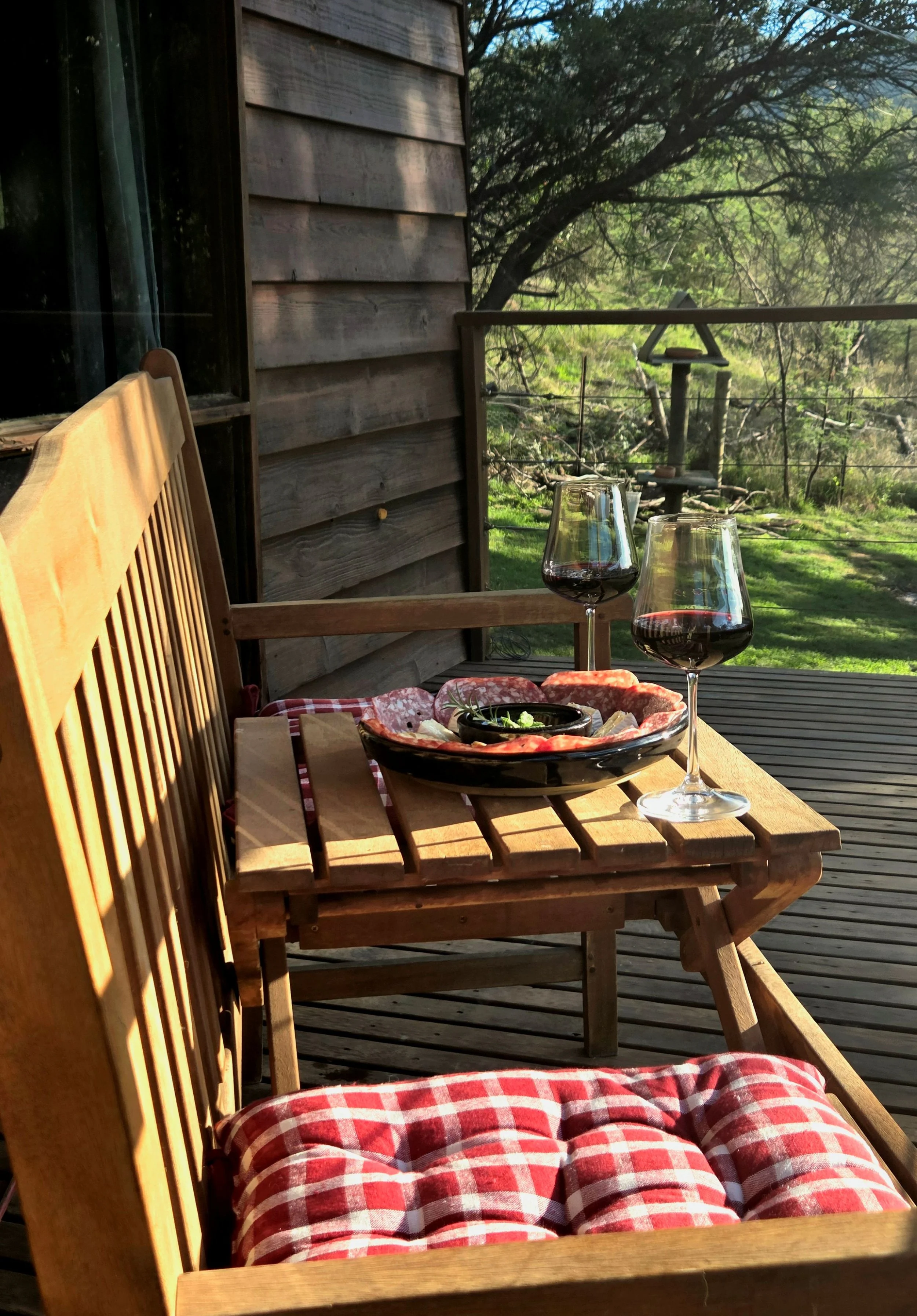 Mountain views of Howqua Valley from the front decking for short term stays at Howqua Hideaway.
