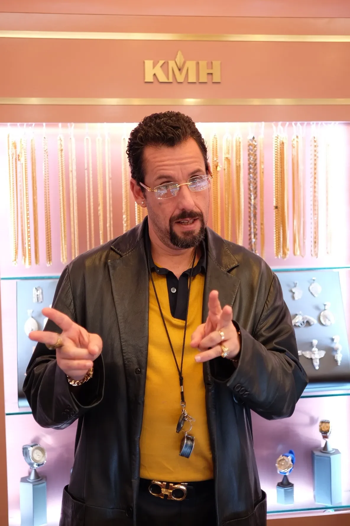 fictional, chaotic jeweler who runs the shop KMH Gems & Jewelry in Manhattan's Diamond District during the spring of 2012 in the 2019 crime thriller Uncut Gems