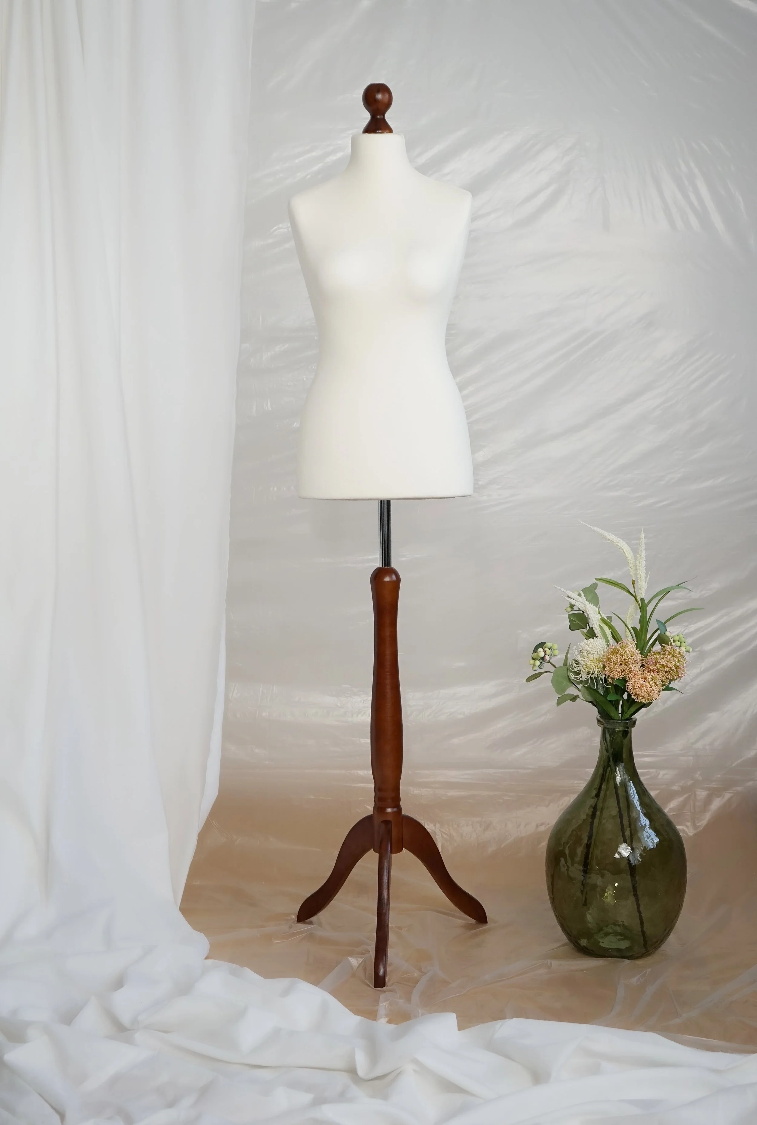 Mannequin de couture femme, buste de couture féminin avec housse de couleur crème, trépied en bois