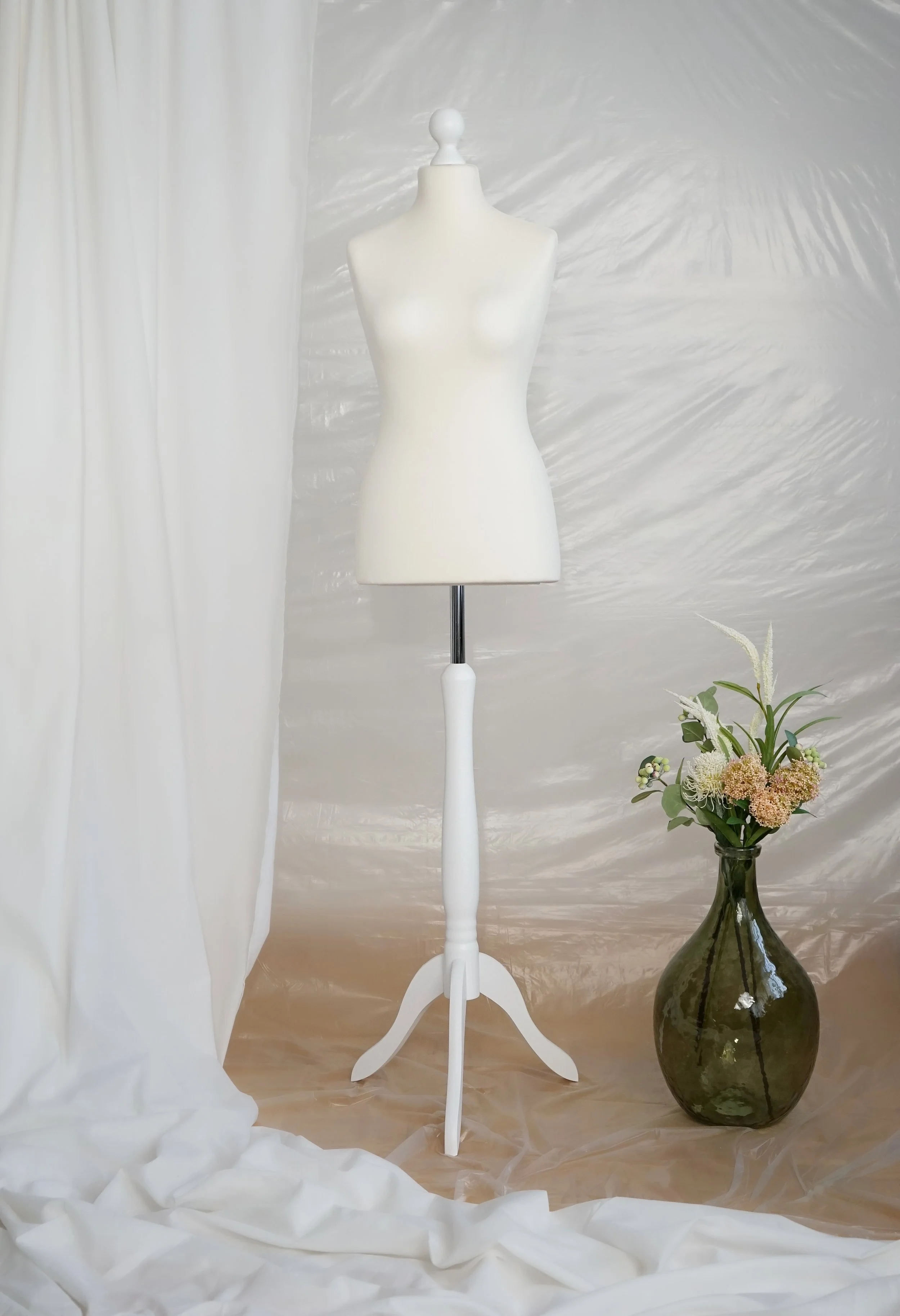 Mannequin de couture femme, buste de couture féminin avec housse de couleur crème, trépied en bois