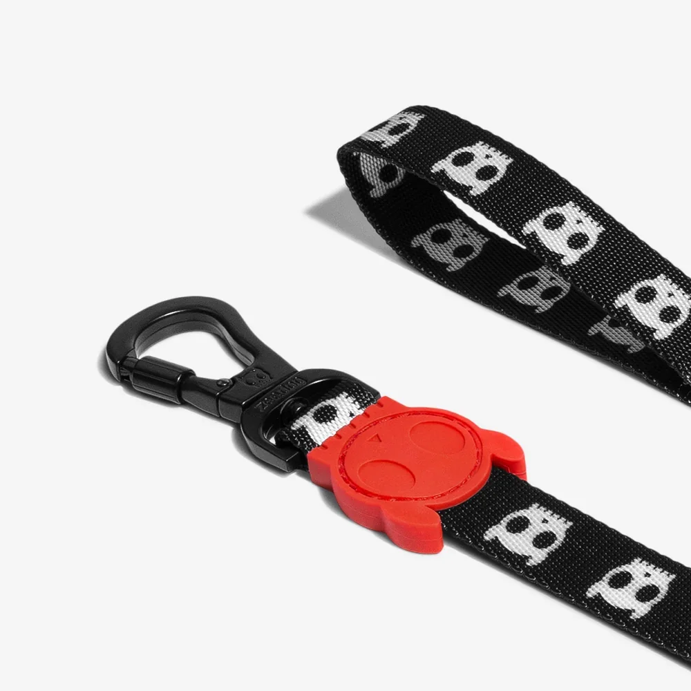 zeedog-dog-leash-skull_main-4.webp
