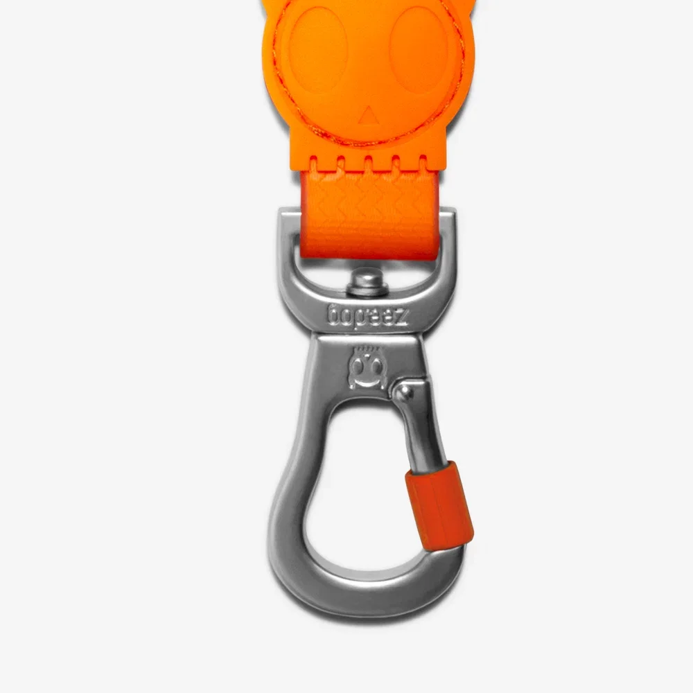 zee_dog_neopro_tangerine_dog_leash_main-2.webp
