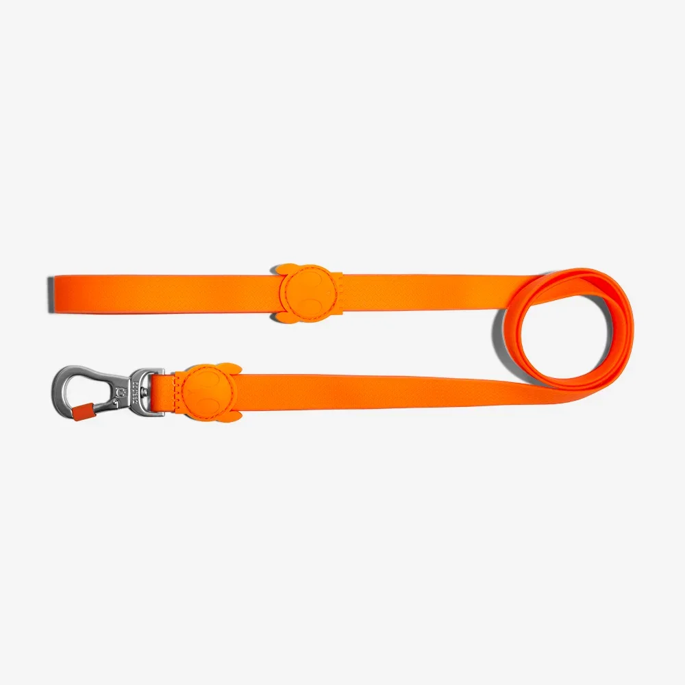 zee_dog_neopro_tangerine_dog_leash_main-3.webp