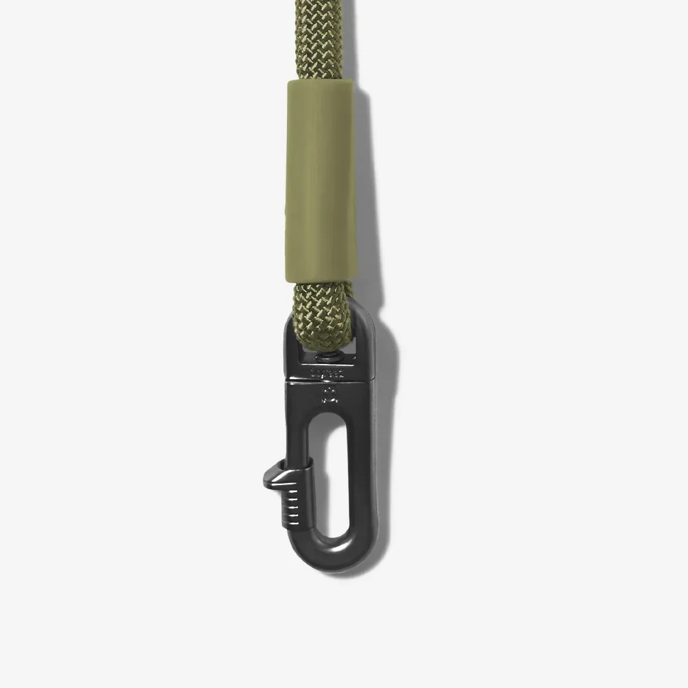 zeedog-dog-leashes-hands-free-leash-army-green_main-8.webp