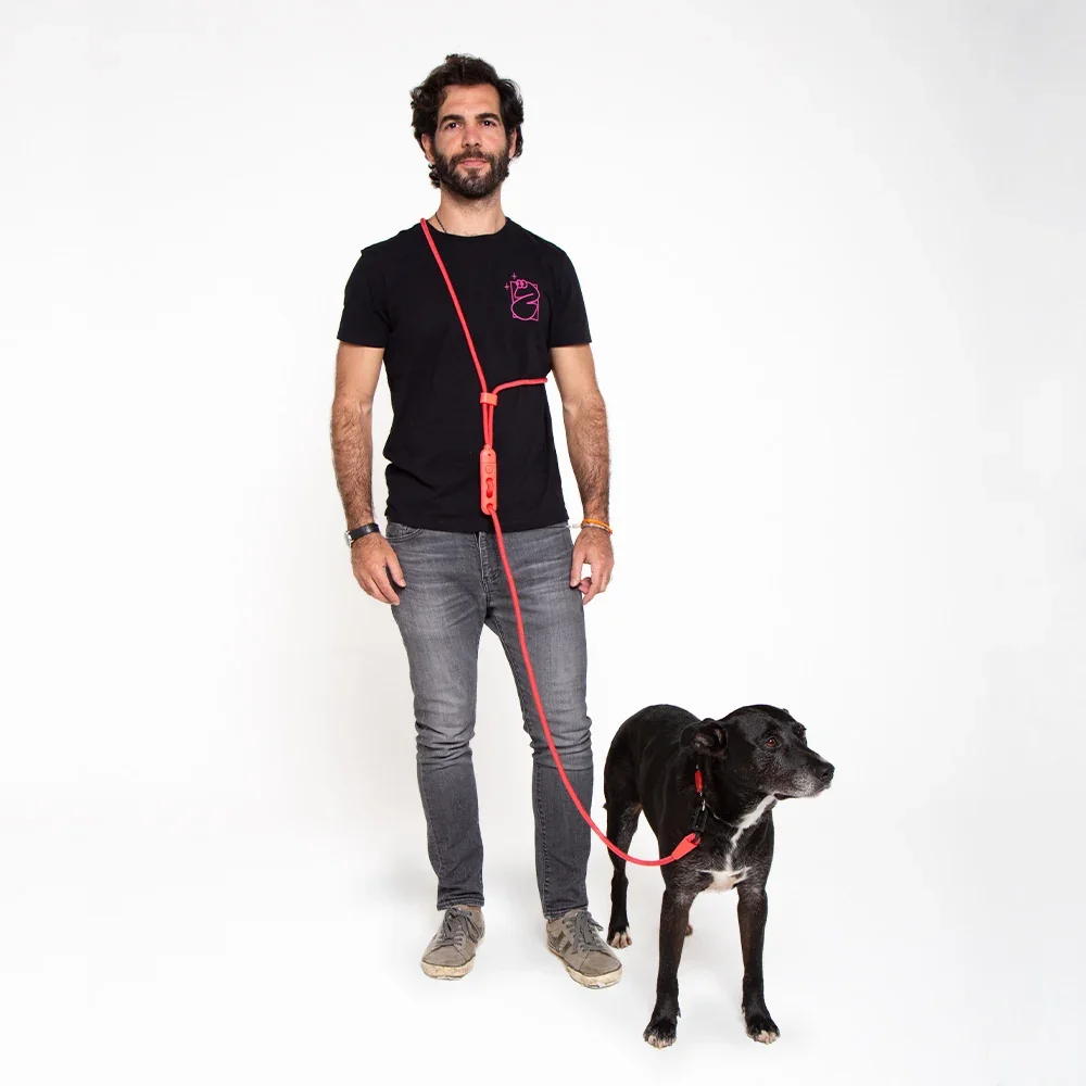 zeedog-dog-leashes-hands-free-leash-neon-coral_main-4_1a8a49b3-5111-45f9-bdc9-c34ed9689ea0.webp