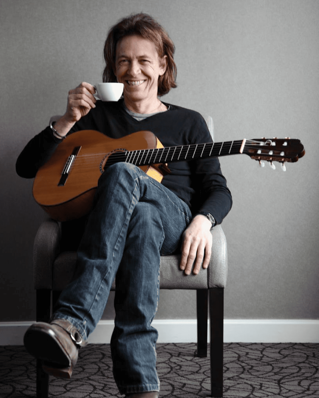 Dominic Miller with K yairi 2