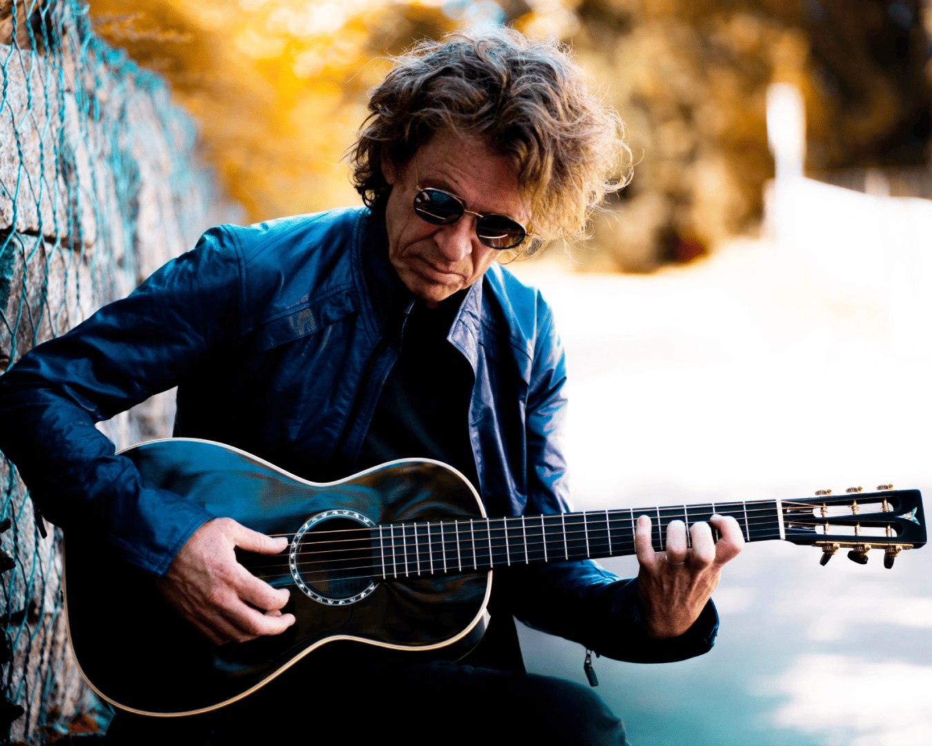 Dominic Miller with K yairi 5