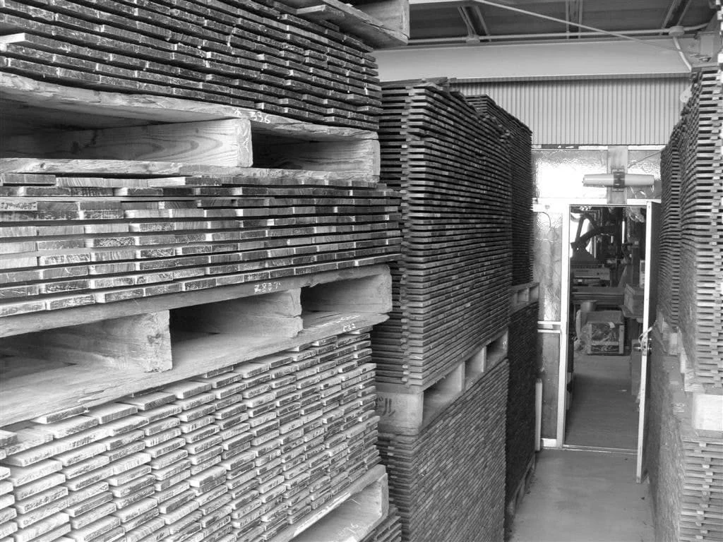 Réserve de bois des ateliers K Yairi au Japon