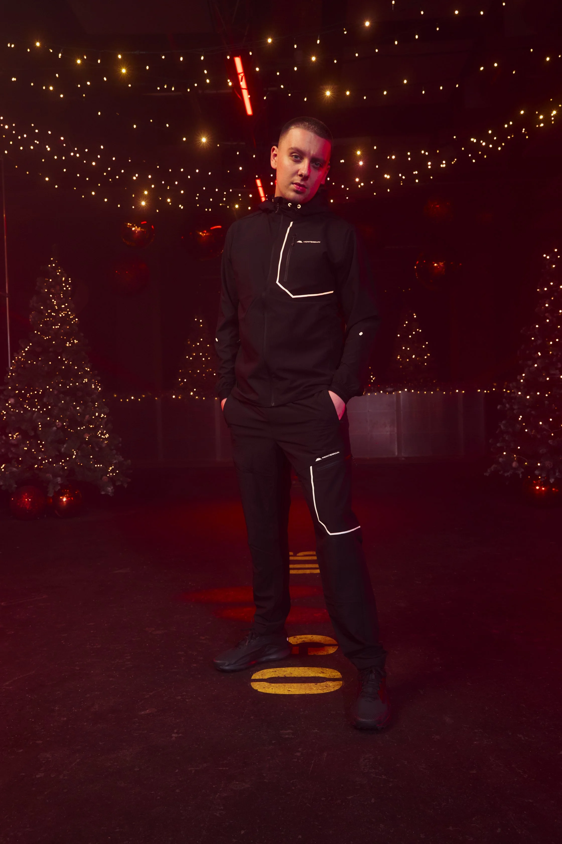 FA_CHRISTMAS_OUTFIT_2_MONTERRAIN_AITCH_02.jpg