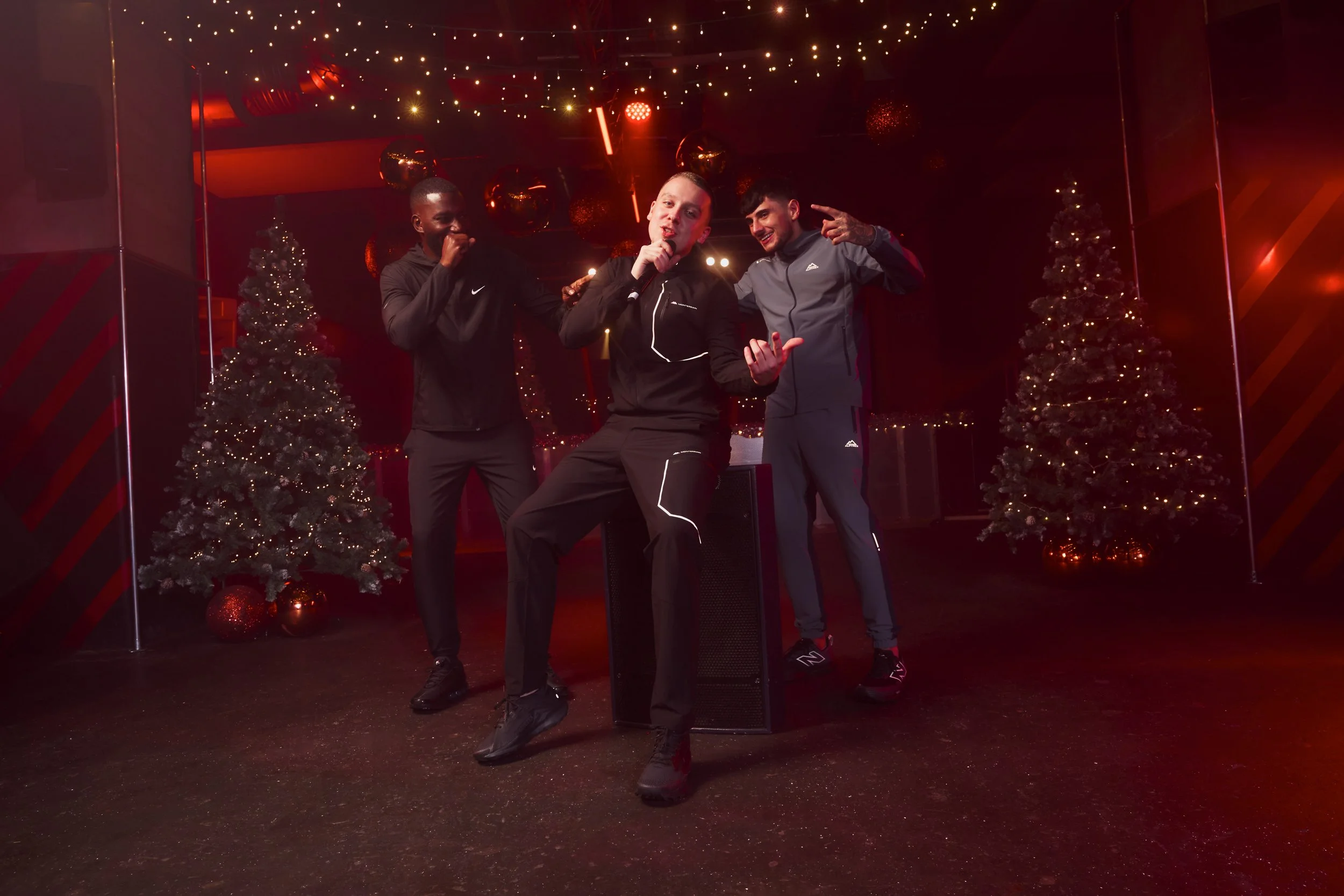 FA_CHRISTMAS_OUTFIT_6_GROUP_HARRY_DANNY_AITCH_02.jpg