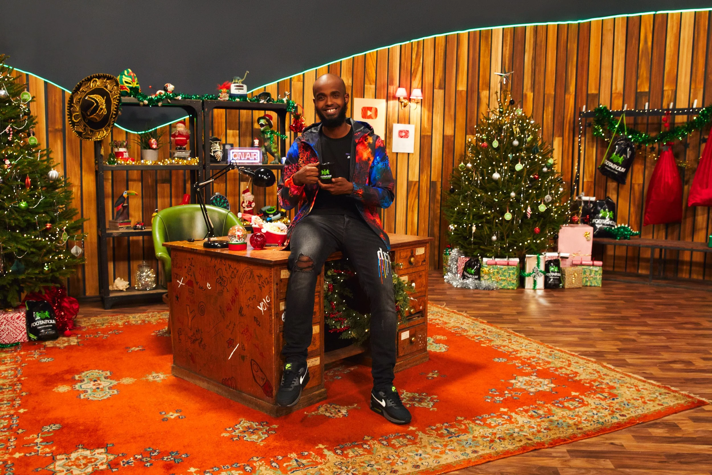 Christmas2022_InnerCity_Dripmade1_4083451_4086659_4082886_4080598_4081564_0239.jpg