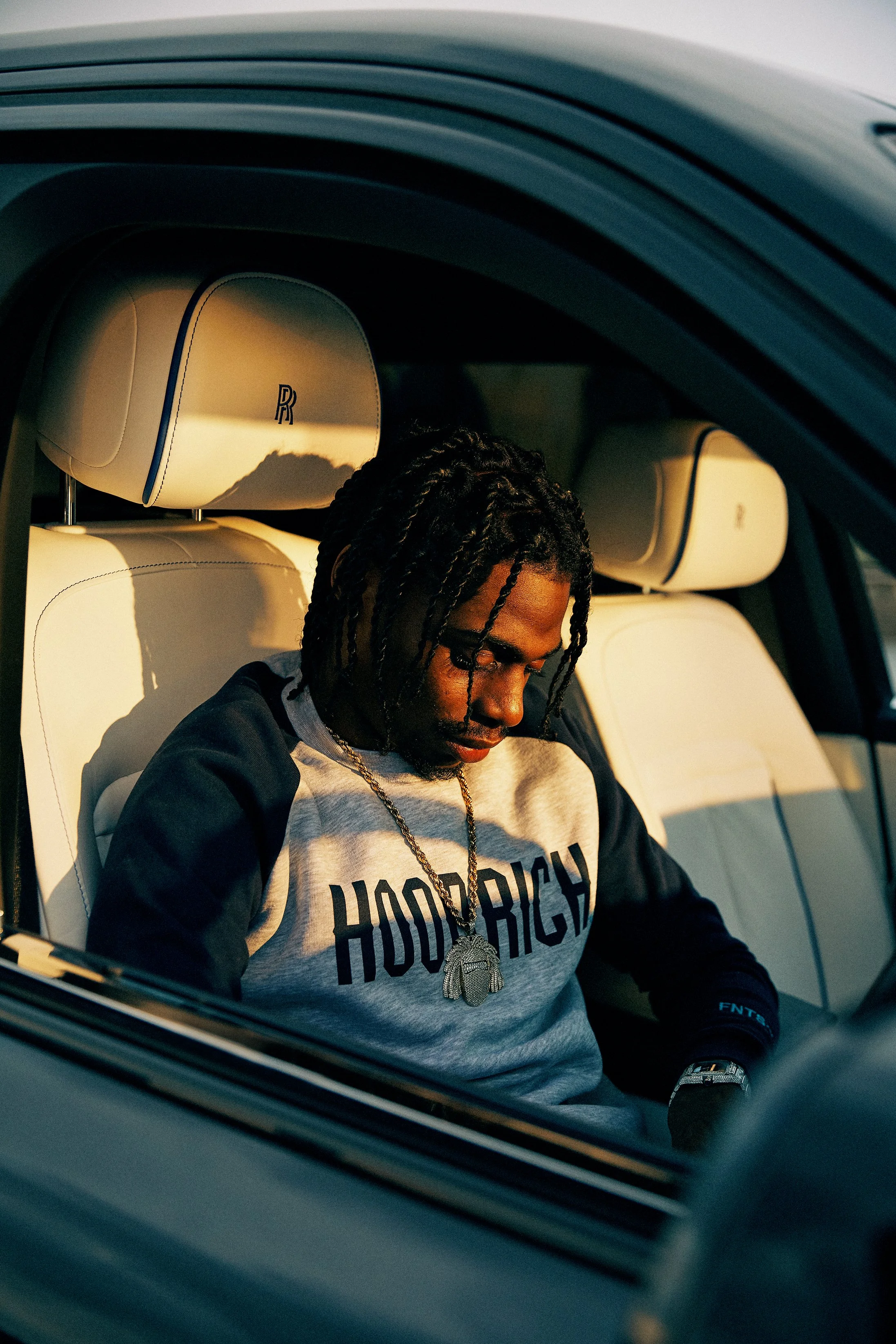 300421_Hoodrich_Outfit-3_542.jpg