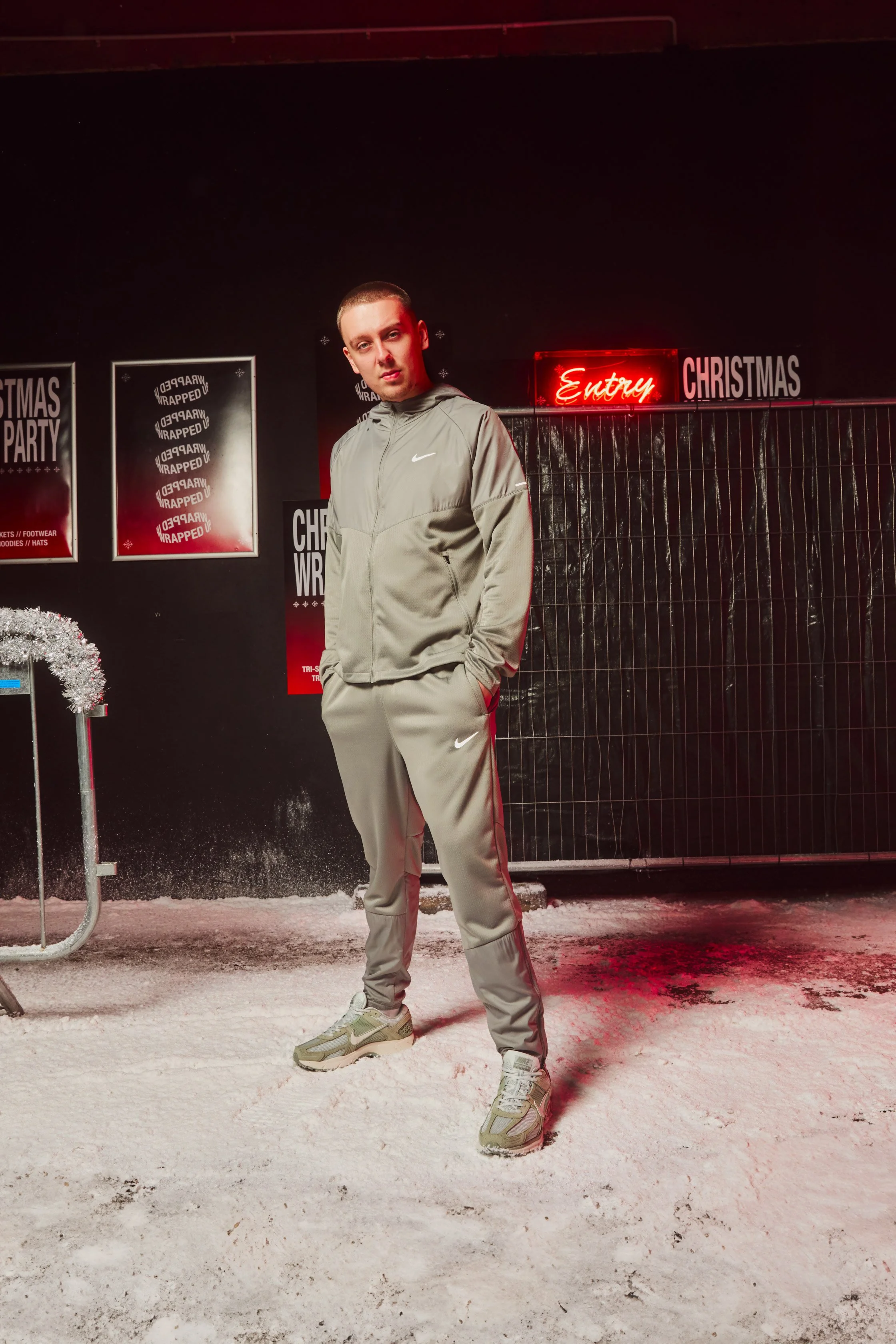 FA_CHRISTMAS_OUTFIT_10_NIKE_AITCH_02.jpg