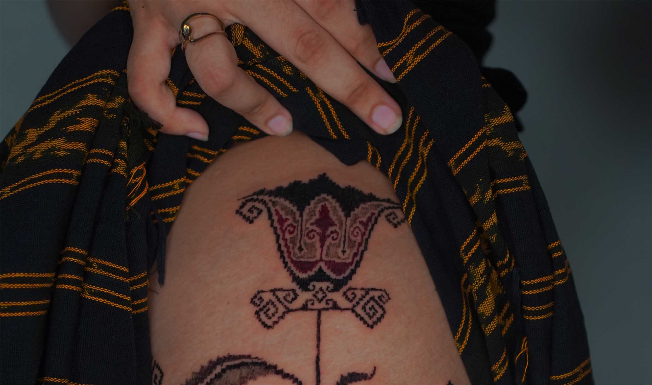 elegant thigh tattoos women