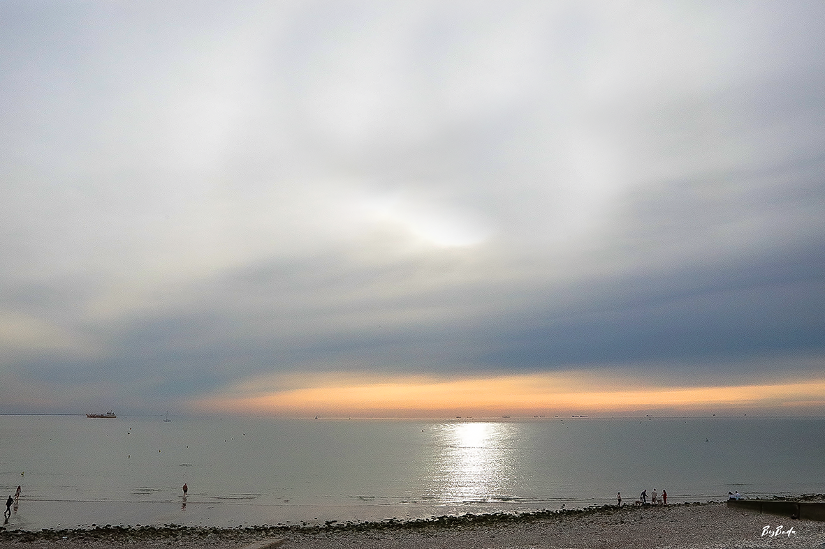 la-manche-deux-silhouettes-averse-bateau-fine-art-bybadr.jpg