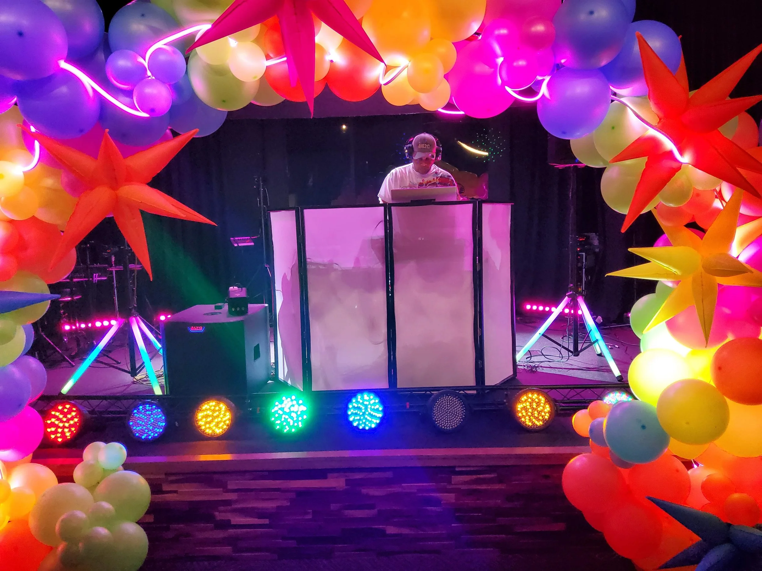 DJ