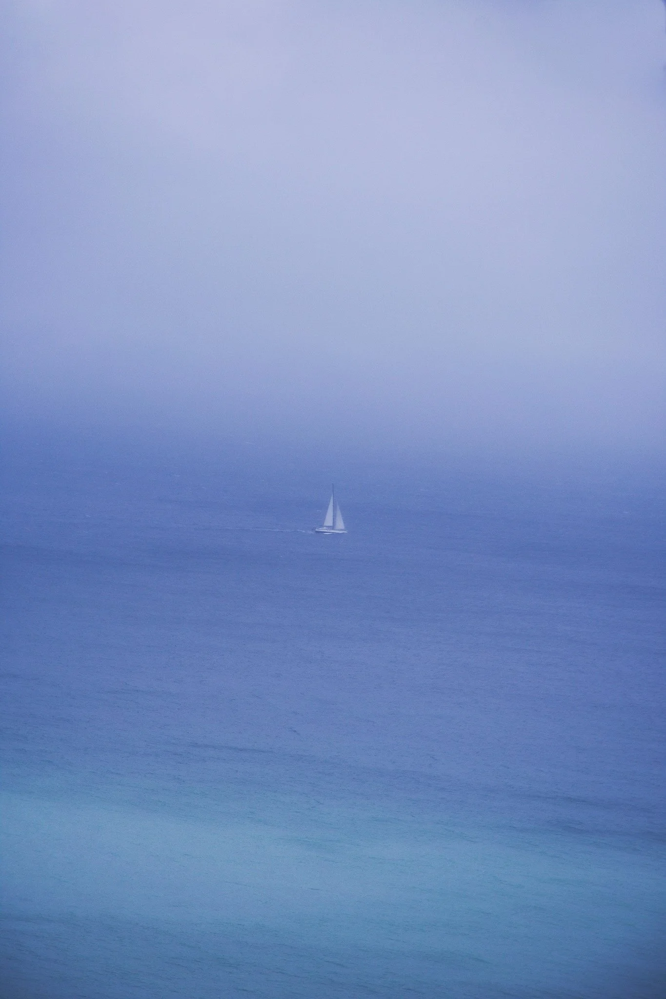 Sailing in between the sky and the sea