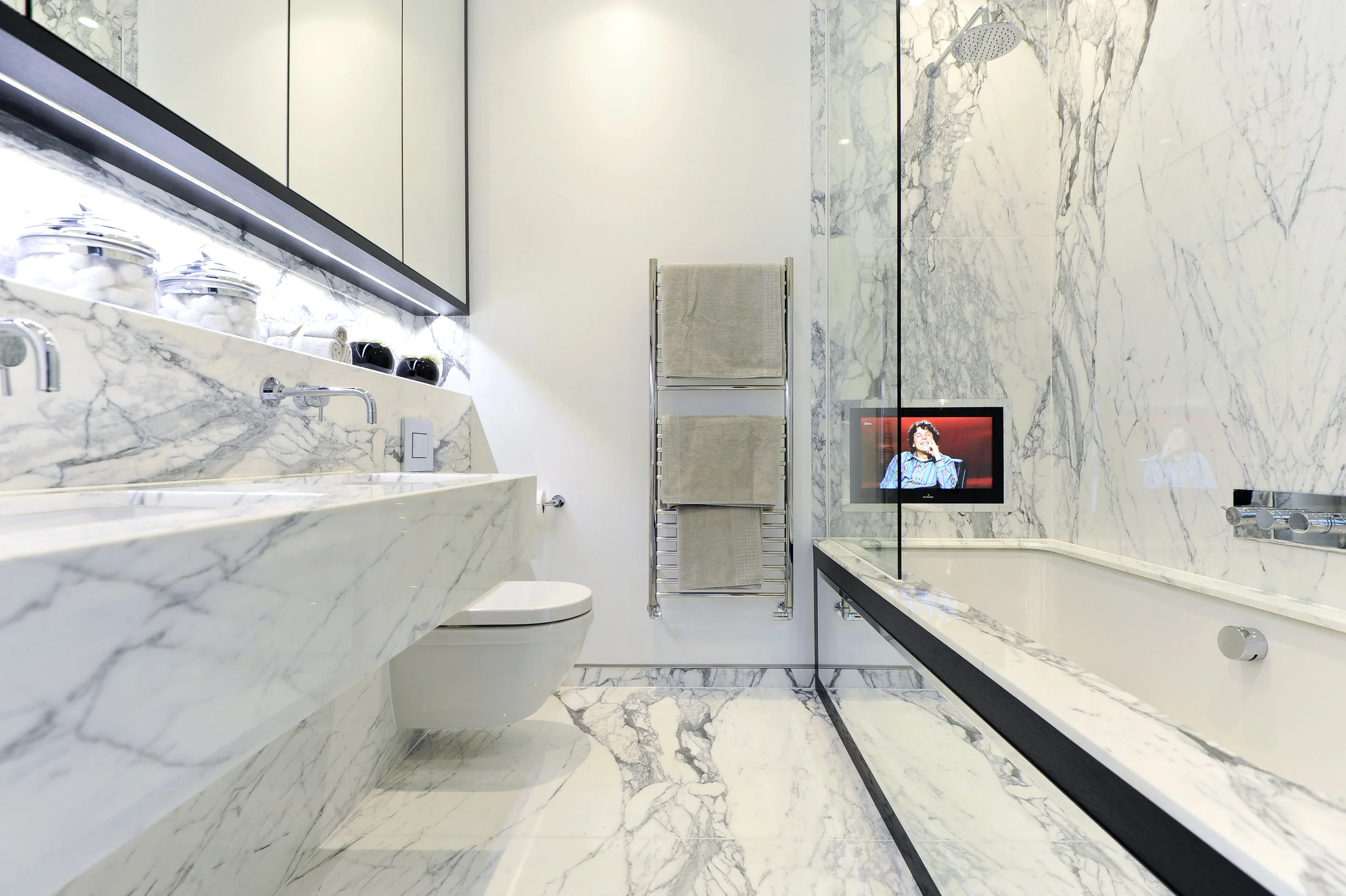 barnes-design-loft-access-cathcart-road-bathroom.jpg