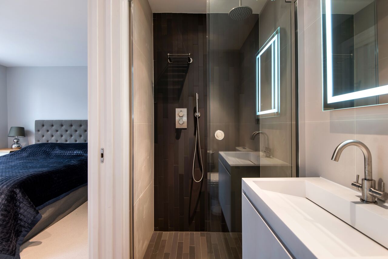 barnes-design-house-refurbishment-elsley-road-en-suite.jpg