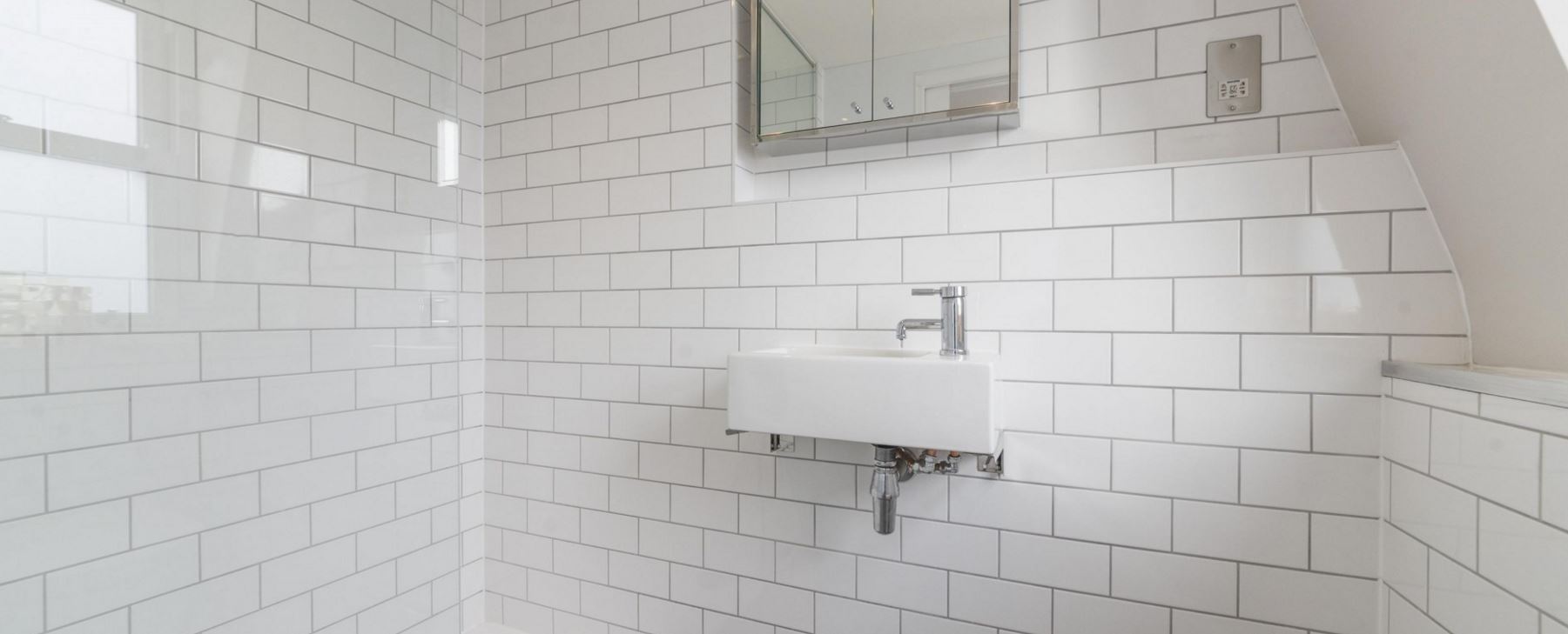 barnes-design-mansard-loft-conversion-furness-road-loft-bathroom-2.JPG