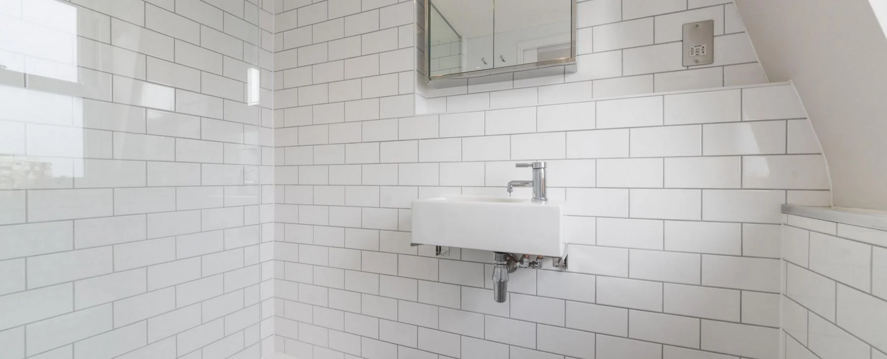 barnes-design-mansard-loft-conversion-furness-road-loft-Ensuite-bathroom.JPG