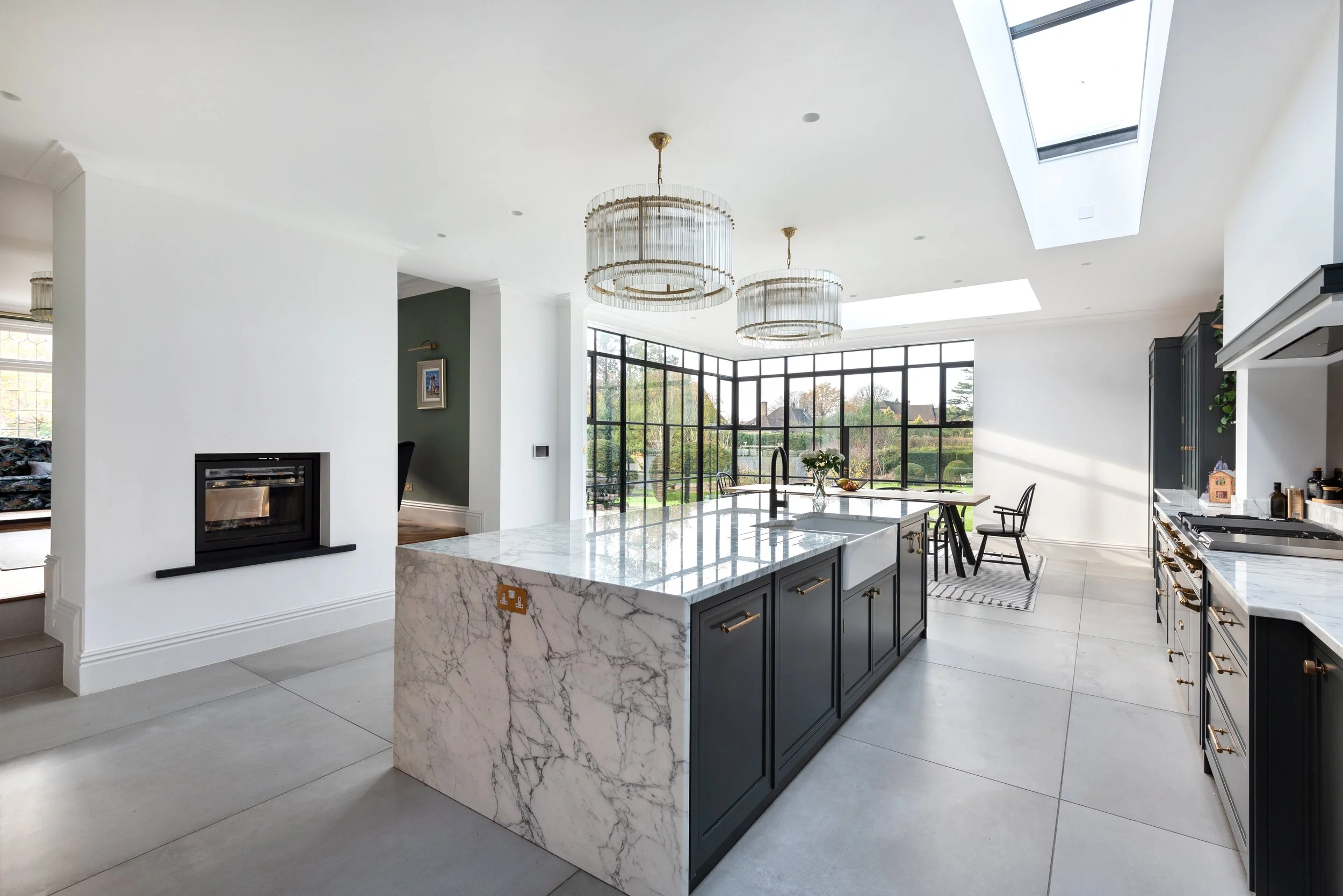 barnes-design-kitchen-side-extension-hillgate-reigate-open-plan-kitchen.jpg