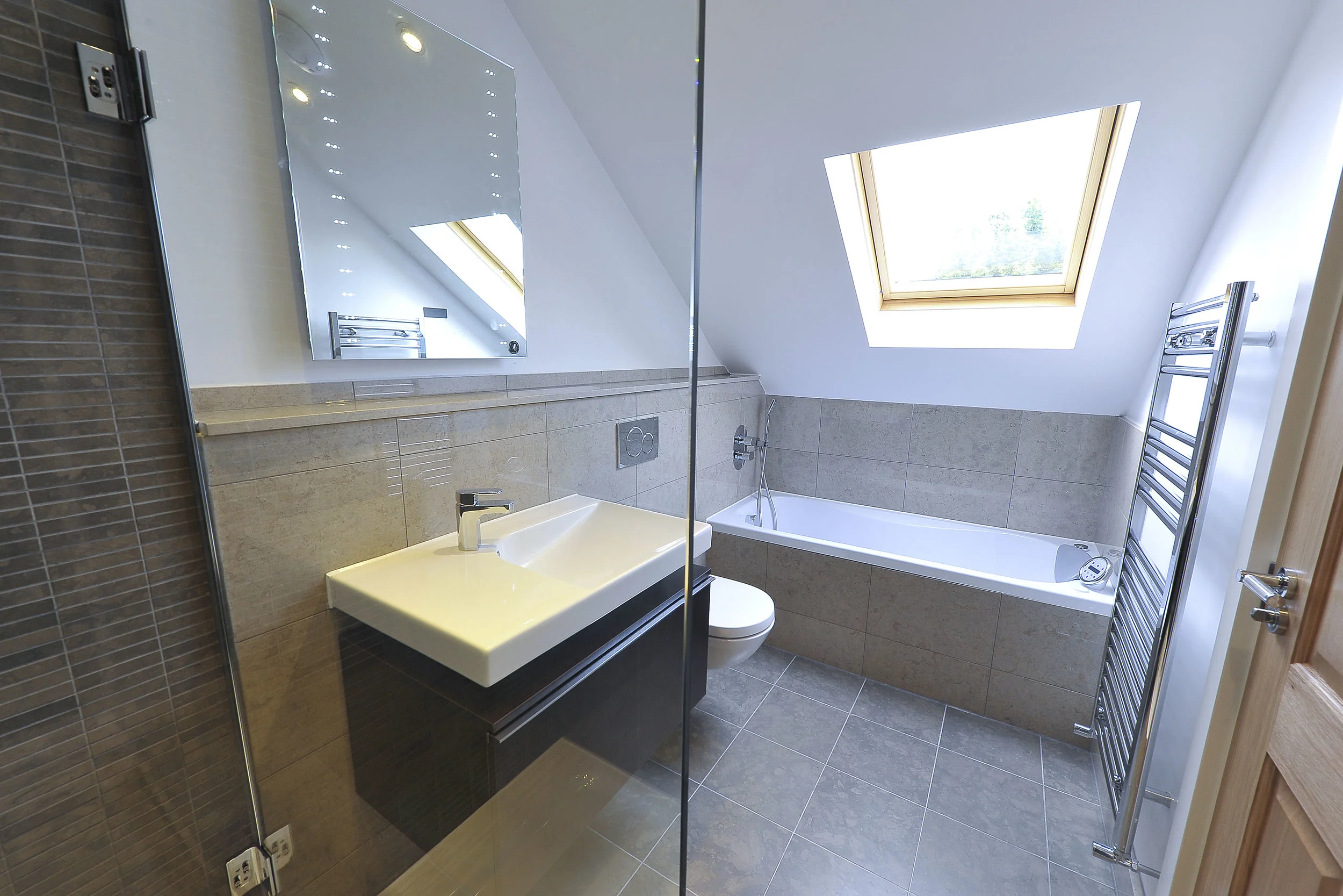 barnes-design-family-home-renovation-lessar-avenue-bathroom-02.jpg