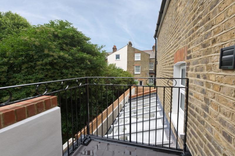 barnes-design-family-home-renovation-lessar-avenue-terrace-balcony.jpg