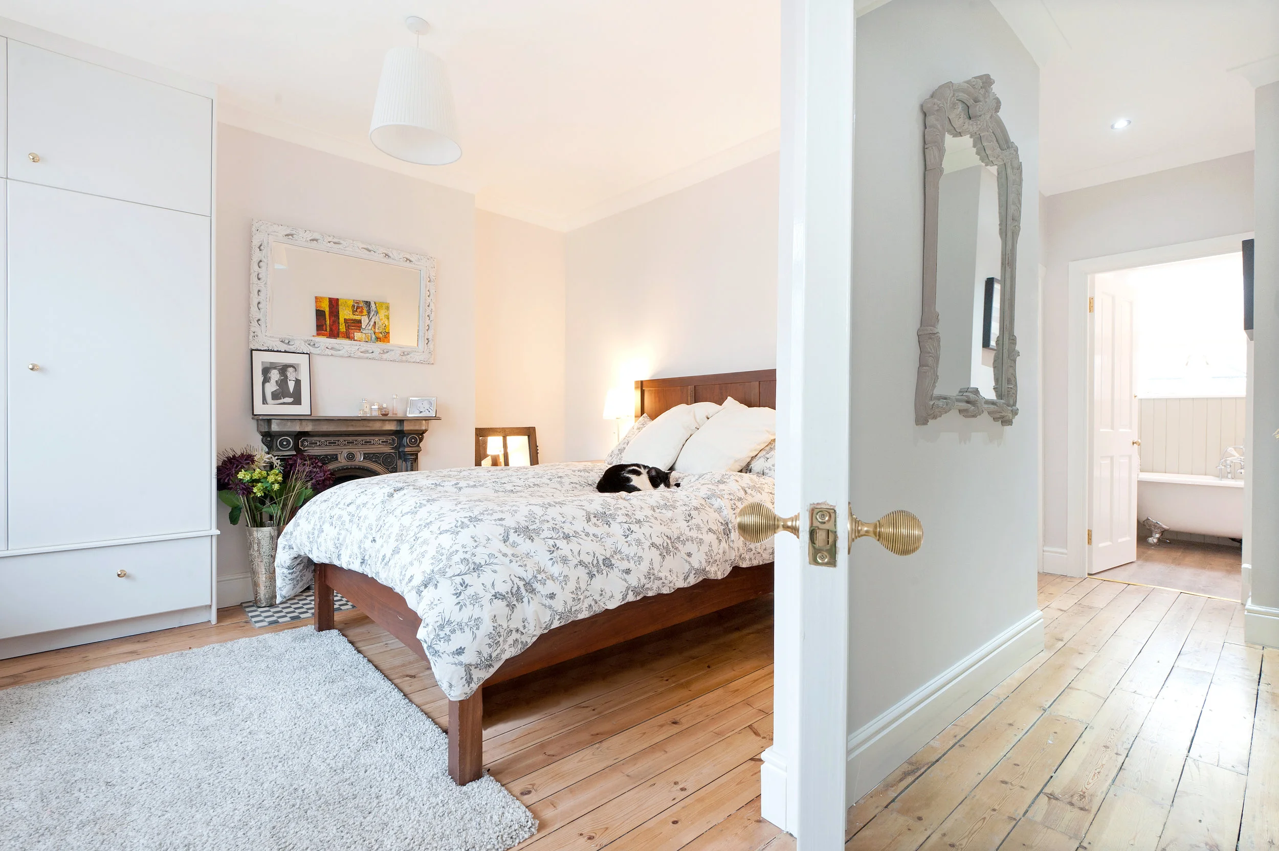 barnes-design-family-home-renovation-melrose-road-bedroom.jpg