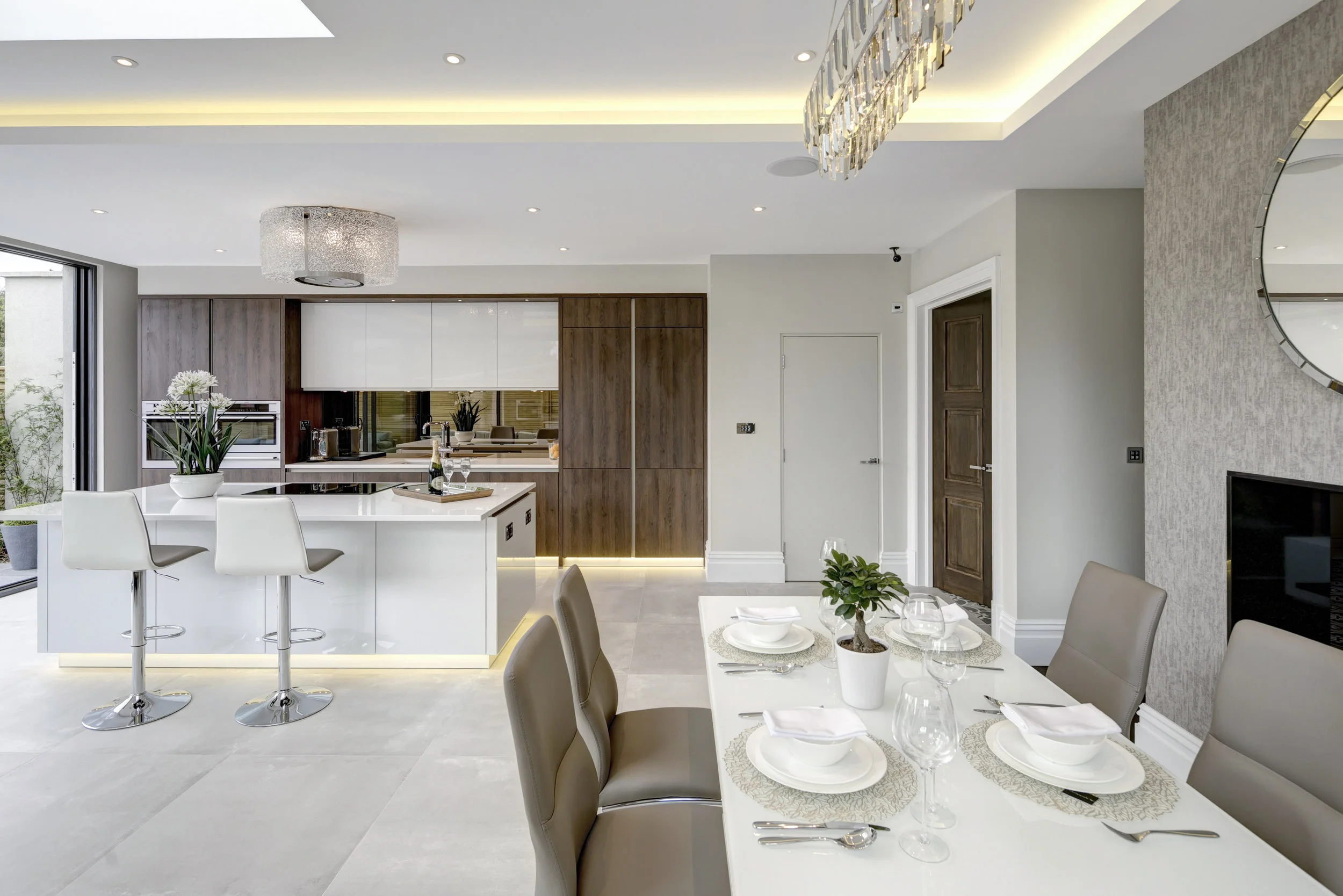 barnes-design-semi-detached-new-build-selwyn-road-kitchen-dining-04.jpg