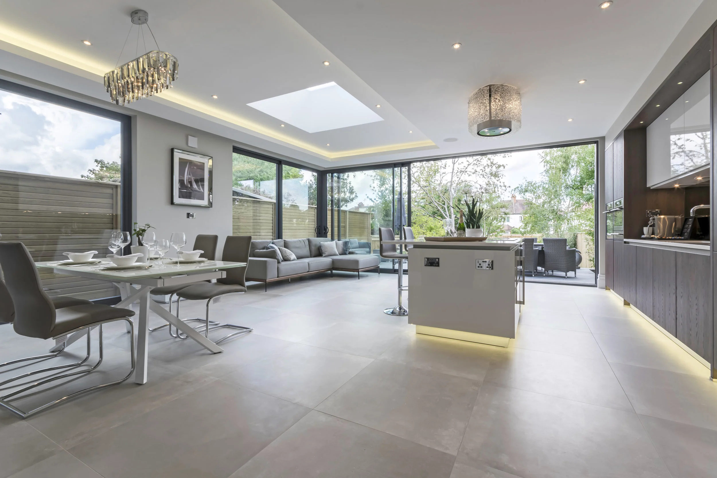 barnes-design-semi-detached-new-build-selwyn-road-kitchen-dining-02.jpg