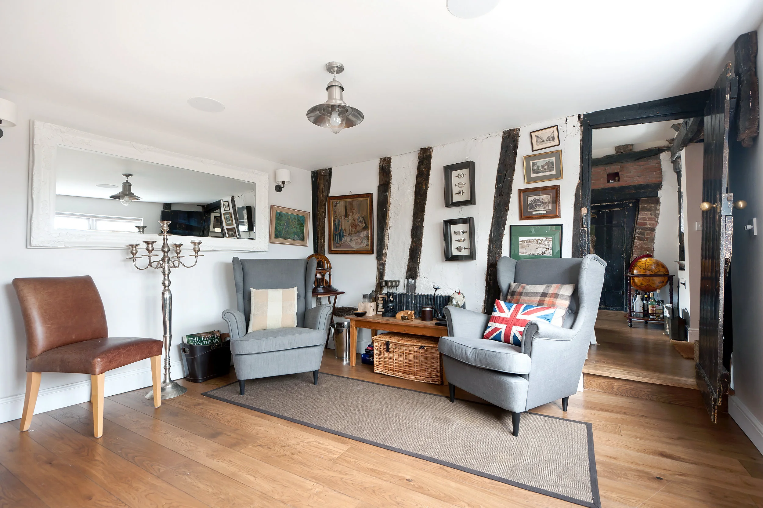 barnes-design-heritage-home-renovation-seringa-detai-seating-area.jpg