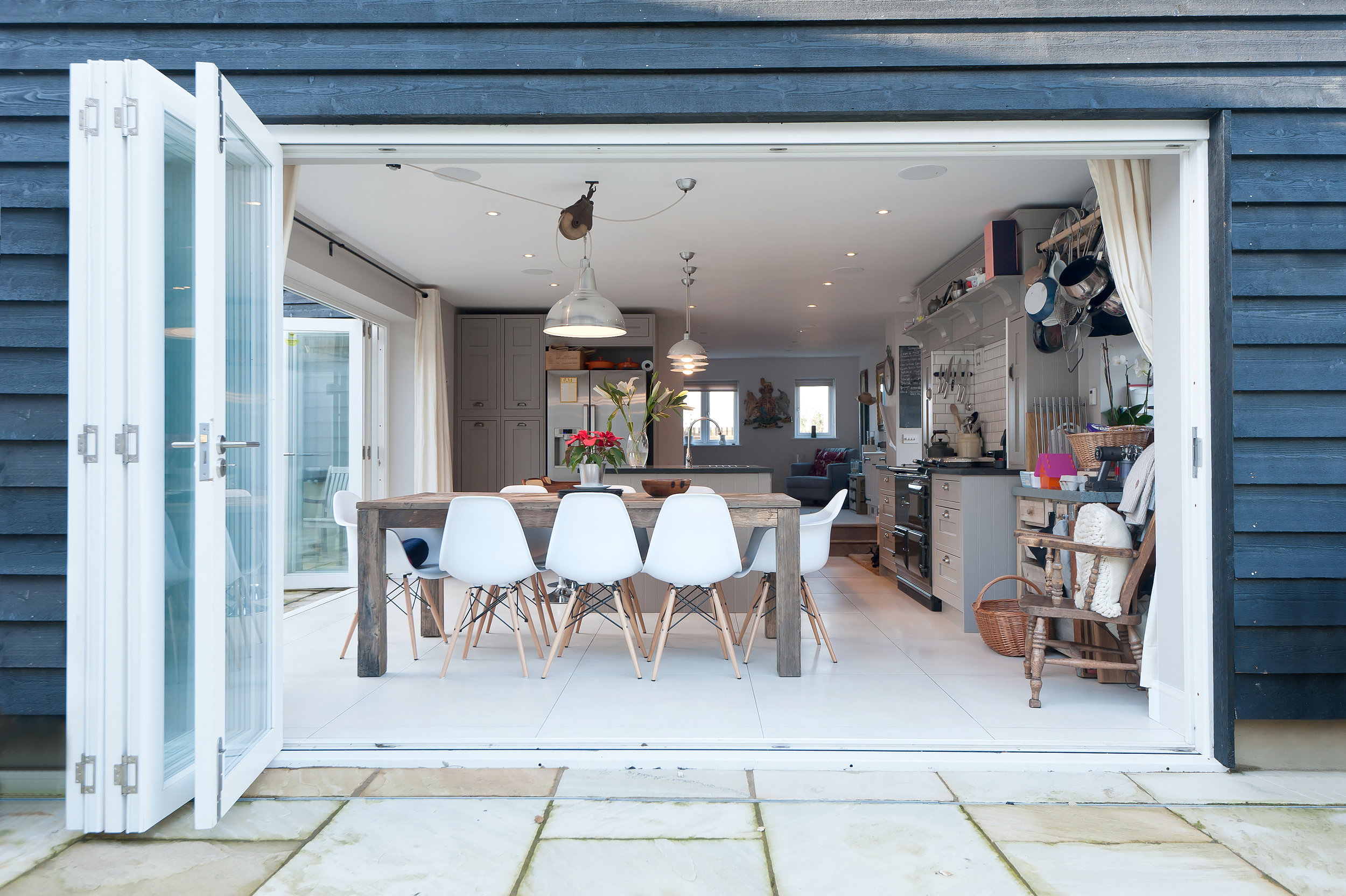 barnes-design-listed-building-renovation-seringa-exterior-kitechen-diner-02.jpg
