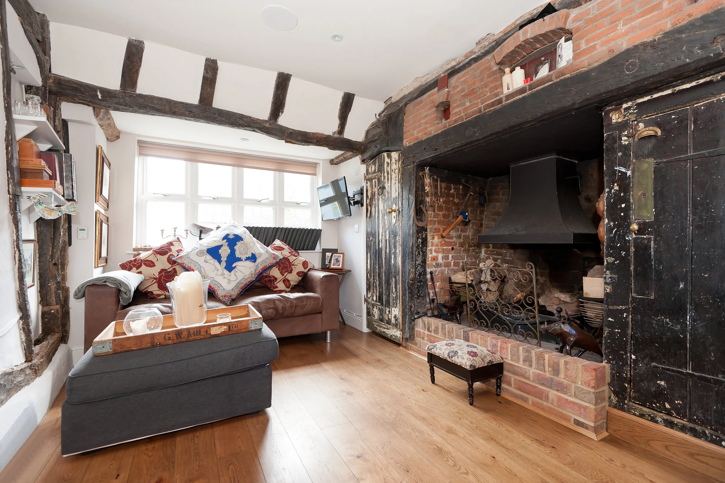 barnes-design-heritage-home-renovation-seringa-living-room-03.jpg