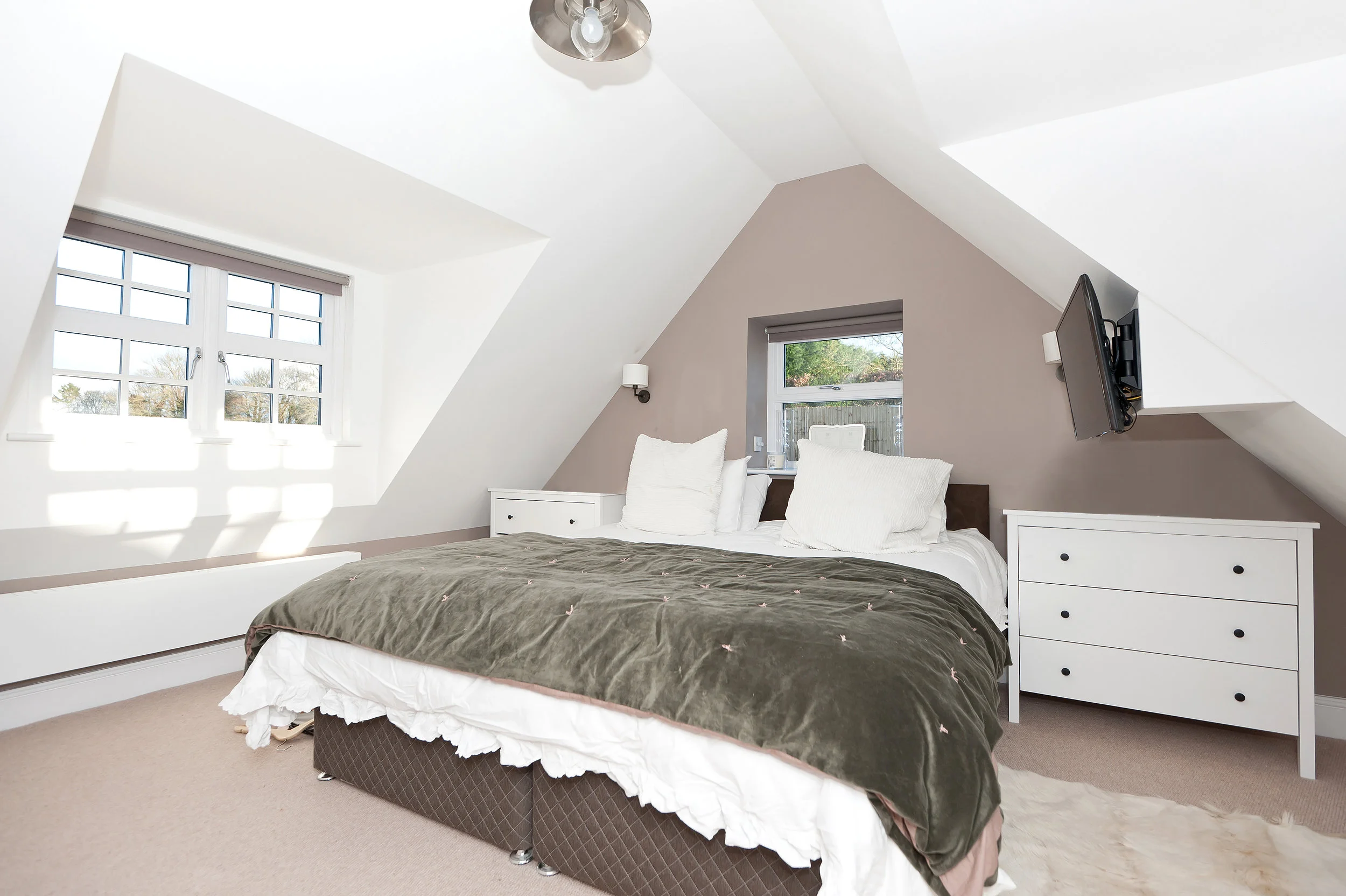 barnes-design-listed-building-renovation-seringa-loft-bedroom.jpg