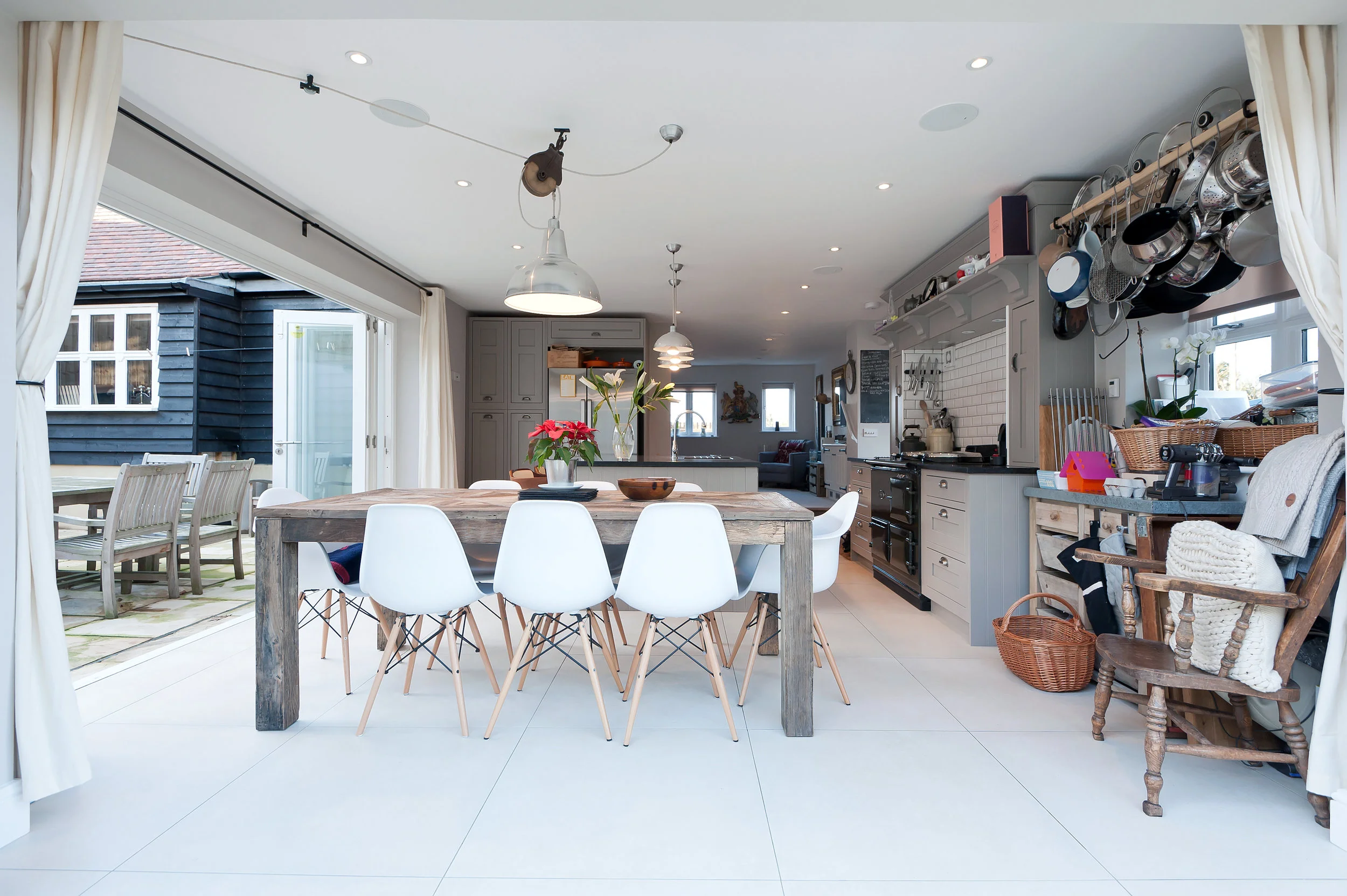 barnes-design-listed-building-renovation-seringa-kitchen-diner-exterior-01.jpg