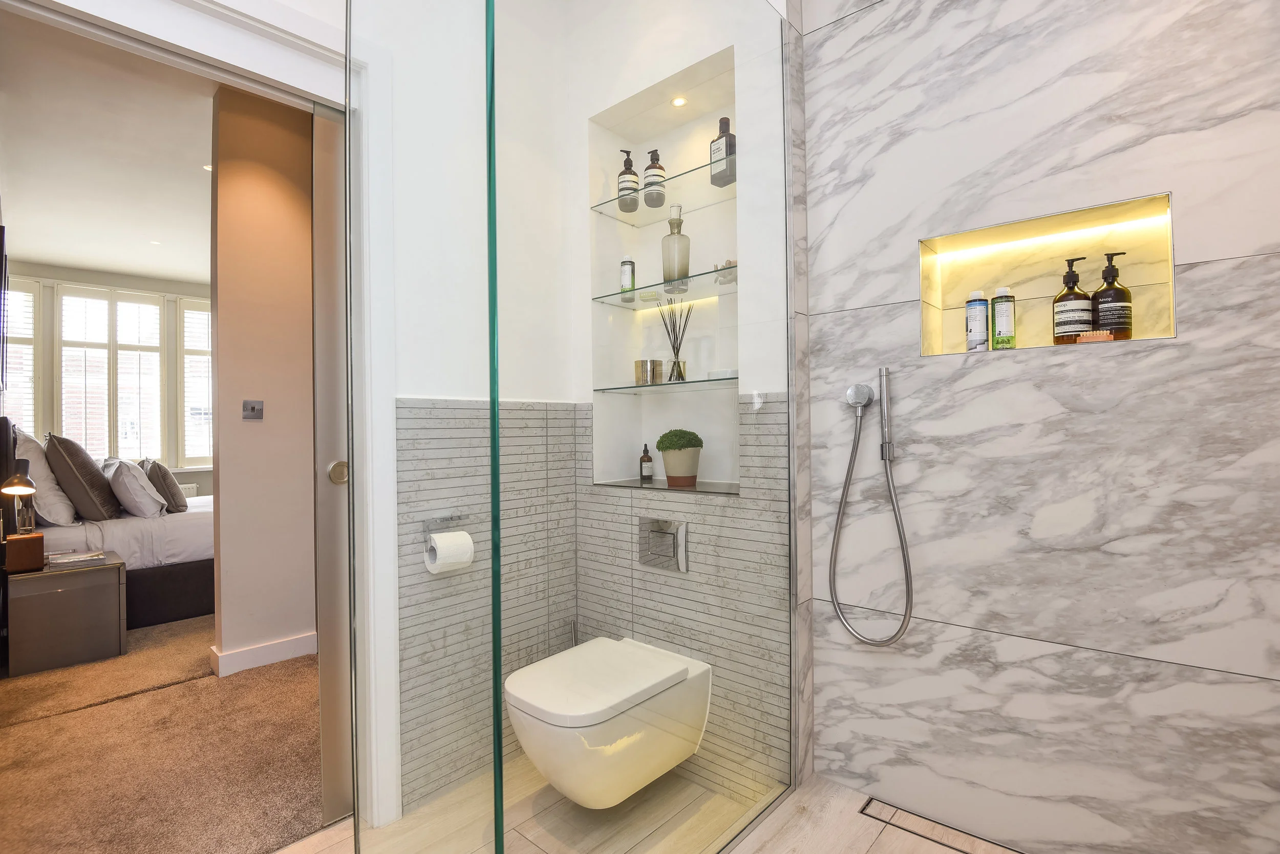 barnes-design-full-house-renovation-sternhold-avenue-en-suite.jpg