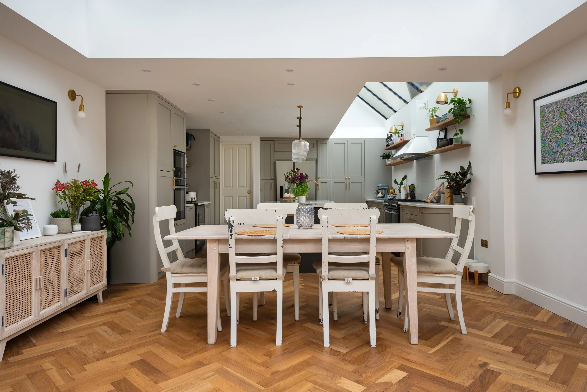 barnes-design-house-renovation-trevelyan-road-kitchen-dining-table-design.jpg