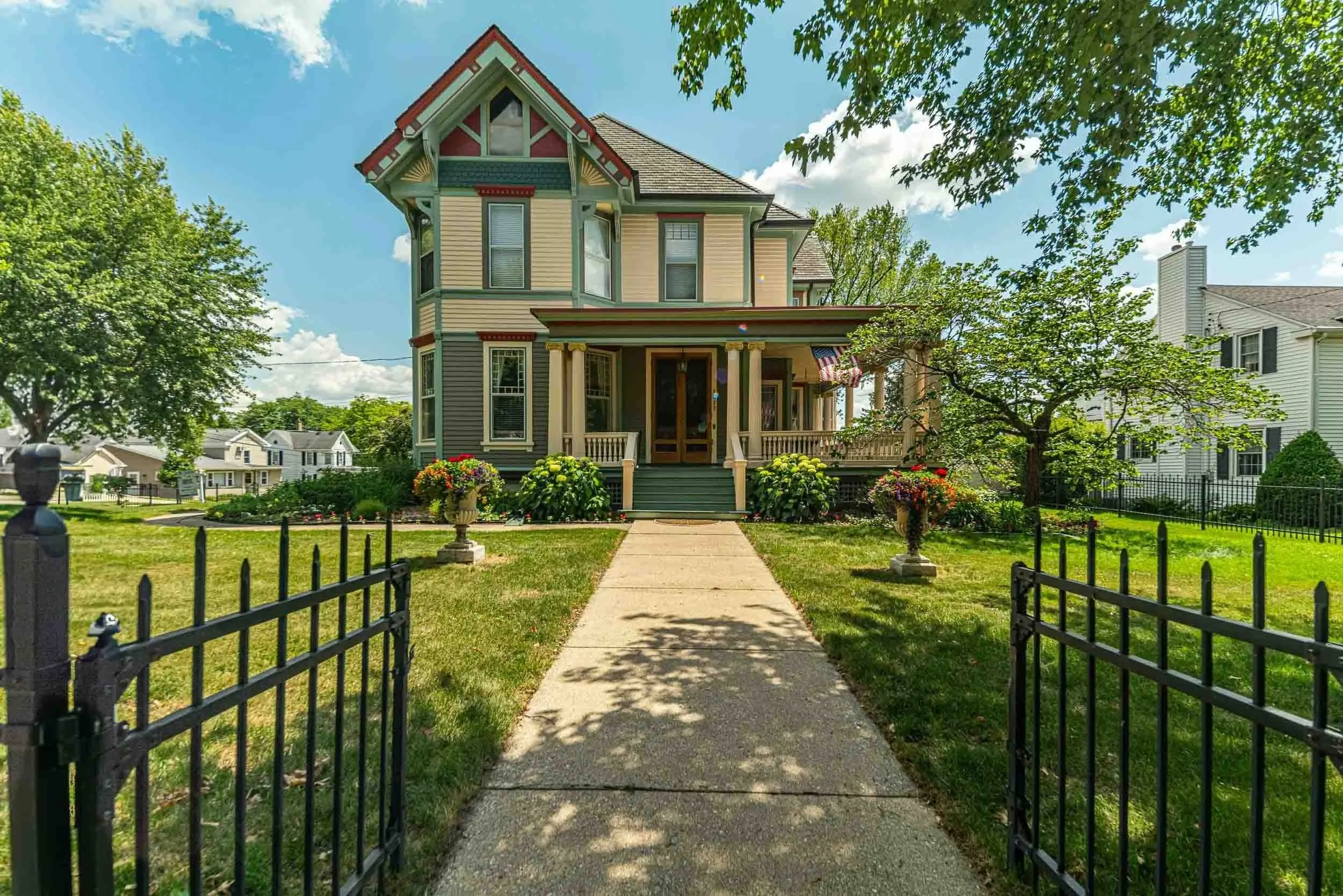 Real Estate Exterior