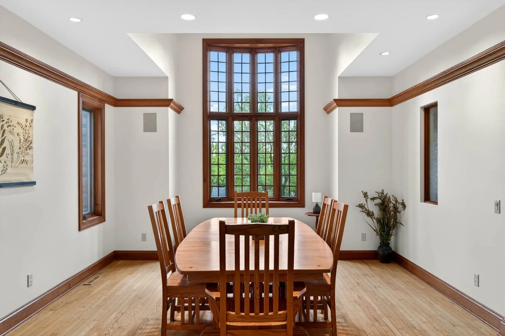 Real Estate Dining Room