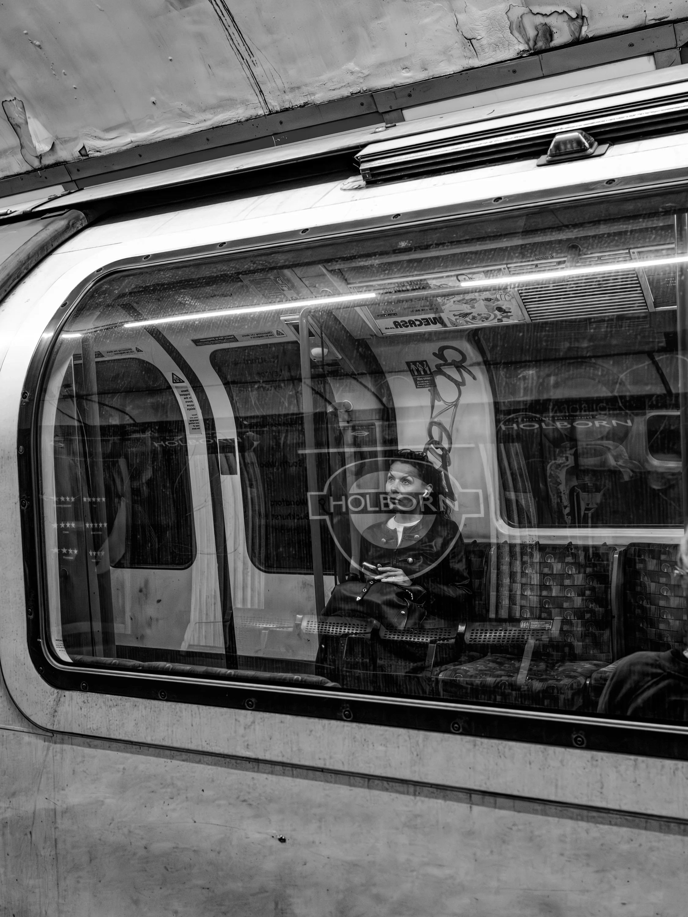 Women-Tube-reflection.jpg