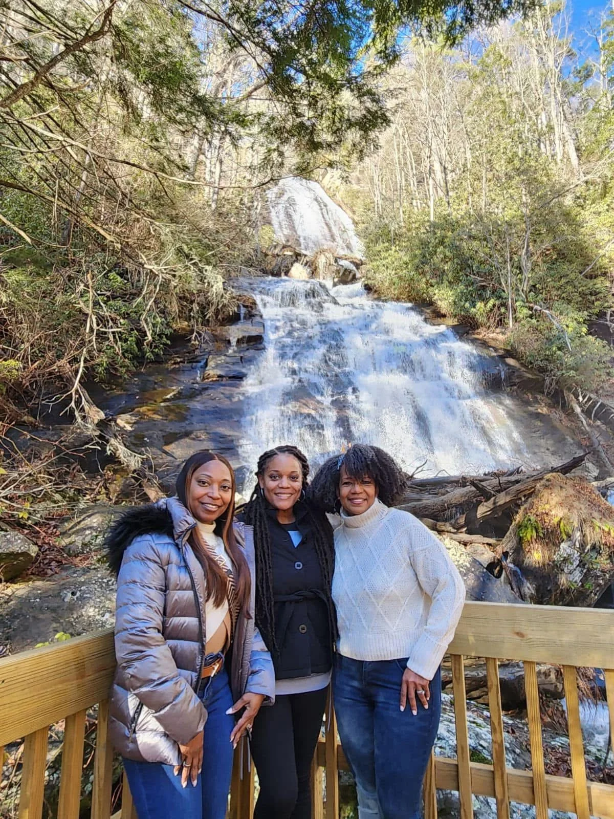 Girlfriends Cabin2.JPG