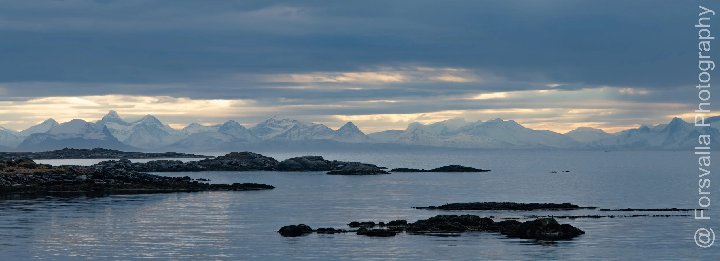 NO_Lofoten - Rising in the distance