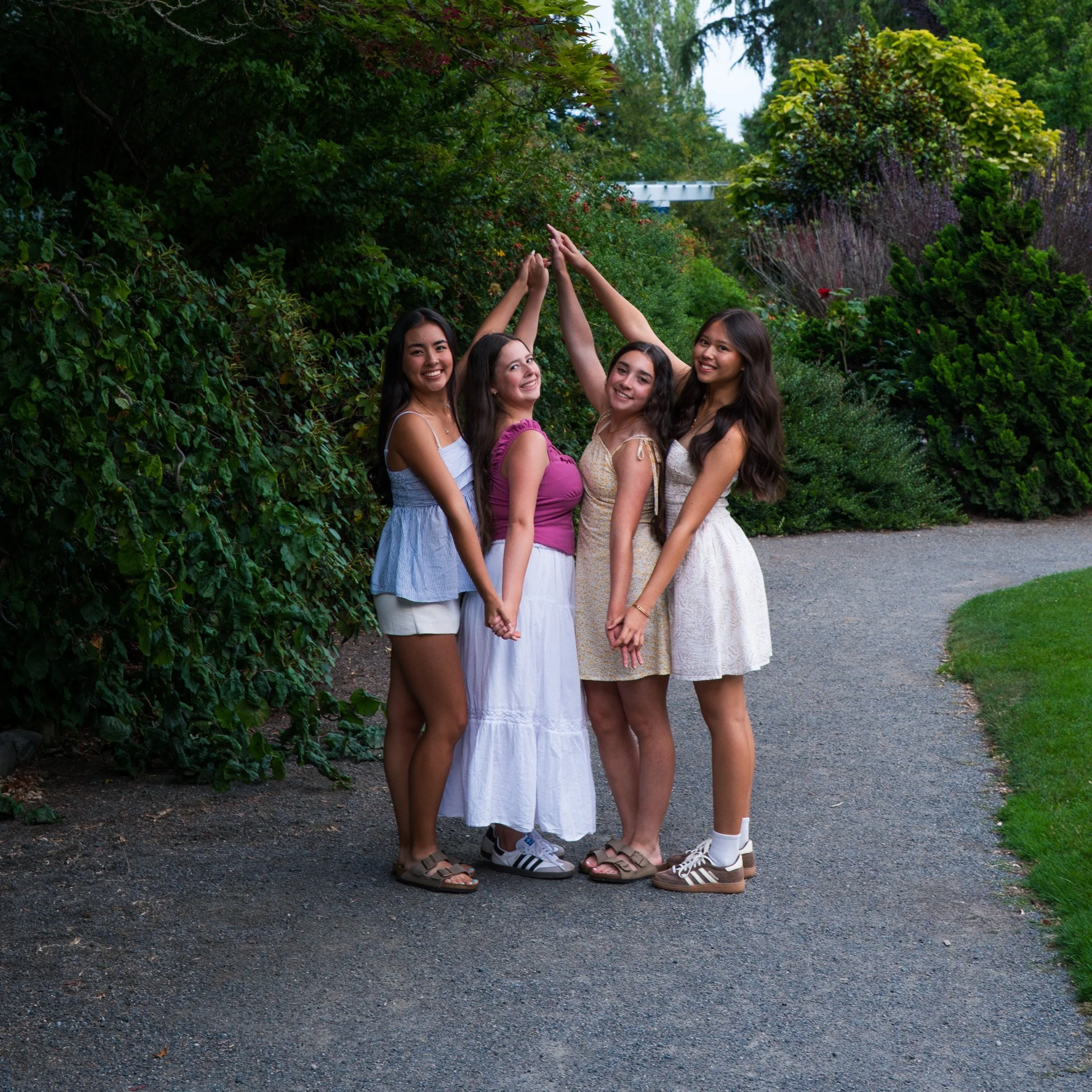 group senior portrait woodland park rose garden Seattle wa 