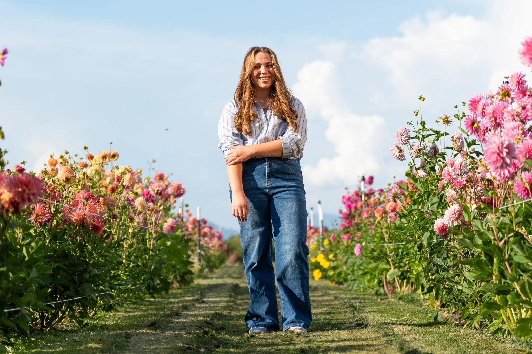 senior portrait Bee Merry Farm Mount Vernon Wa